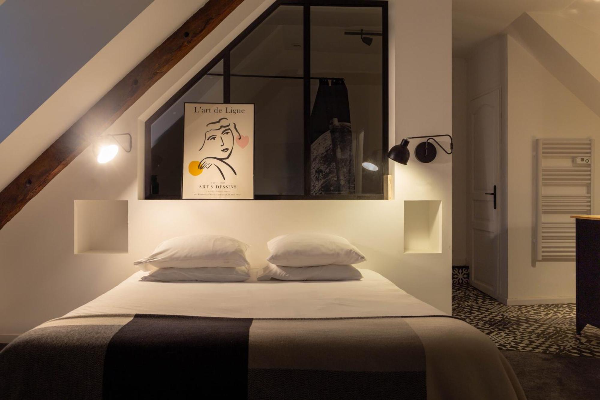 Bed & Breakfast Artefact